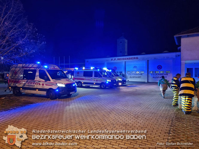 20230218 Großschadensereignis - Menschenrettung (T3) auf der B60 Foto: Stefan Schneider BFKDO BADEN 20230218 Großschadensereignis - Menschenrettung (T3) auf der B60 Foto: Stefan Schneider BFKDO BADEN