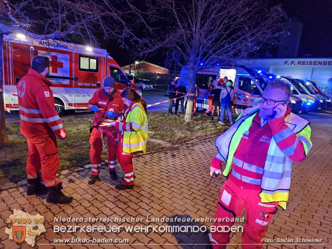 20230218 Großschadensereignis - Menschenrettung (T3) auf der B60 Foto: Stefan Schneider BFKDO BADEN 20230218 Großschadensereignis - Menschenrettung (T3) auf der B60 Foto: Stefan Schneider BFKDO BADEN
