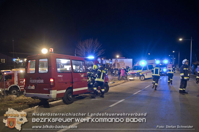 20230218 Groschadensereignis - Menschenrettung (T3) auf der B60  Foto: Stefan Schneider BFKDO BADEN