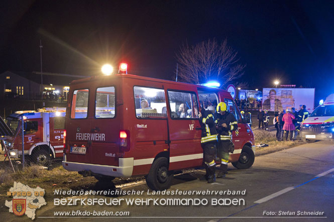 20230218 Großschadensereignis - Menschenrettung (T3) auf der B60 Foto: Stefan Schneider BFKDO BADEN 20230218 Großschadensereignis - Menschenrettung (T3) auf der B60 Foto: Stefan Schneider BFKDO BADEN