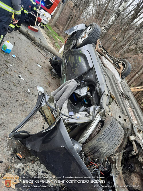20230305 Menschenrettung nach Fahrzeugüberschlag auf der L2085 Foto: Freiwillige Feuerwehr Möllersdorf 20230305 Menschenrettung nach Fahrzeugüberschlag auf der L2085 Foto: Freiwillige Feuerwehr Möllersdorf