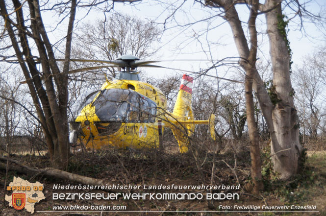 20230317 Verkehrsunfall in Enzesfeld  Foto: Freiwillige Feuerwehr Enzesfeld