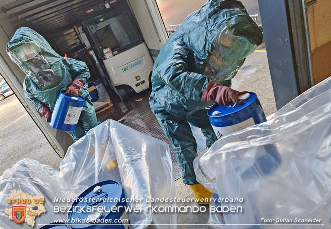 20230328 Schadstoffeinsatz in Traiskirchner Gewerbepark  Foto: Stefan Schneider BFKDO BADEN