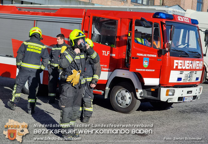 20230328 Schadstoffeinsatz in Traiskirchner Gewerbepark  Foto: Stefan Schneider BFKDO BADEN