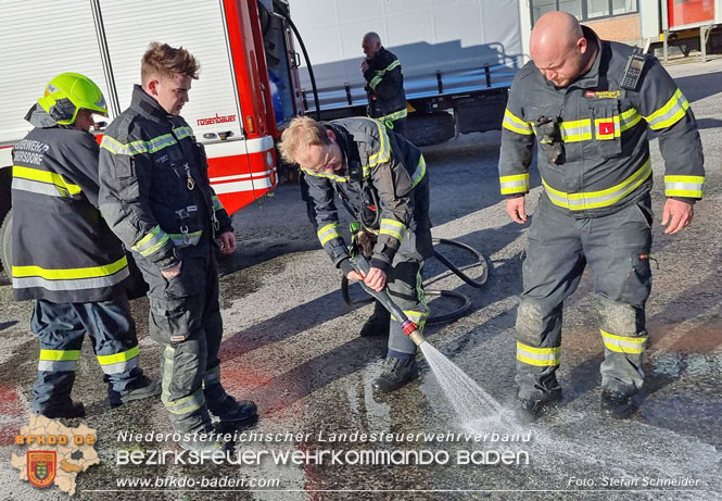 20230328 Schadstoffeinsatz in Traiskirchner Gewerbepark  Foto: Stefan Schneider BFKDO BADEN