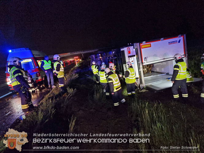 20230502 Lkw Unfall auf der A2 bei Traiskirchen Foto: Stefan Schneider BFKDO BADEN 20230502 Lkw Unfall auf der A2 bei Traiskirchen Foto: Stefan Schneider BFKDO BADEN