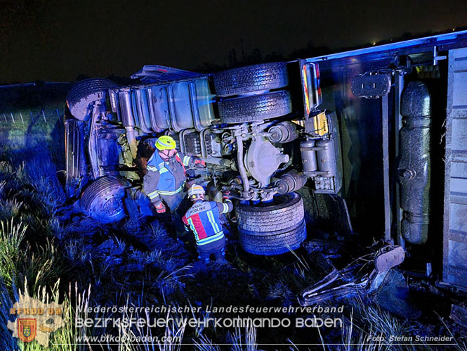 20230502 Lkw Unfall auf der A2 bei Traiskirchen Foto: Stefan Schneider BFKDO BADEN 20230502 Lkw Unfall auf der A2 bei Traiskirchen Foto: Stefan Schneider BFKDO BADEN
