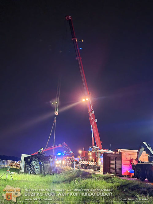 20230502 Lkw Unfall auf der A2 bei Traiskirchen  Foto: Stefan Schneider BFKDO BADEN