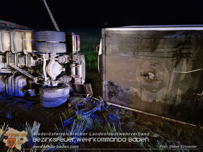 20230502 Lkw Unfall auf der A2 bei Traiskirchen Foto: Stefan Schneider BFKDO BADEN 20230502 Lkw Unfall auf der A2 bei Traiskirchen Foto: Stefan Schneider BFKDO BADEN
