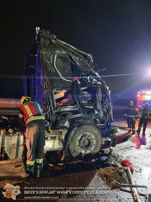 20230502 Lkw Unfall auf der A2 bei Traiskirchen Foto: Stefan Schneider BFKDO BADEN 20230502 Lkw Unfall auf der A2 bei Traiskirchen Foto: Stefan Schneider BFKDO BADEN
