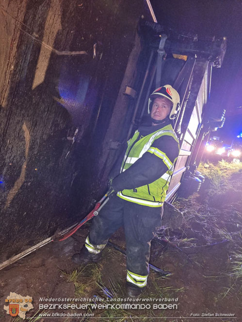 20230502 Lkw Unfall auf der A2 bei Traiskirchen Foto: Stefan Schneider BFKDO BADEN 20230502 Lkw Unfall auf der A2 bei Traiskirchen Foto: Stefan Schneider BFKDO BADEN