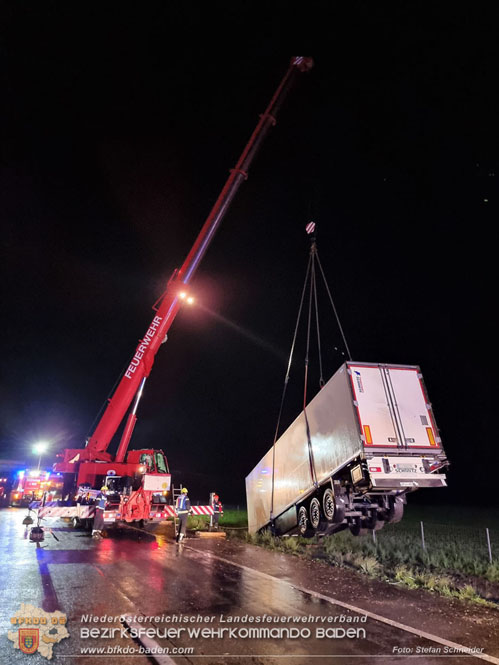20230502 Lkw Unfall auf der A2 bei Traiskirchen Foto: Stefan Schneider BFKDO BADEN 20230502 Lkw Unfall auf der A2 bei Traiskirchen Foto: Stefan Schneider BFKDO BADEN