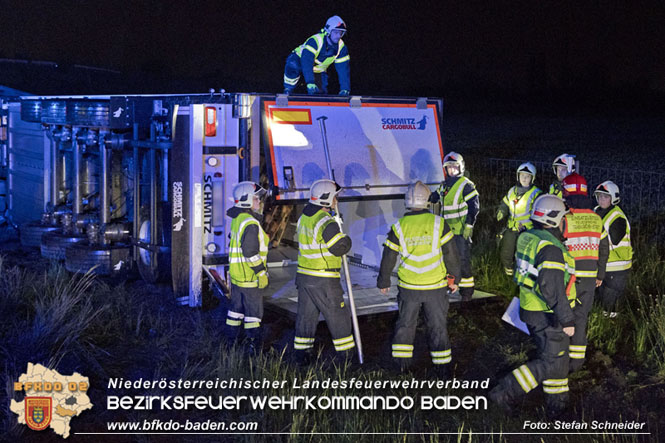 20230502 Lkw Unfall auf der A2 bei Traiskirchen Foto: Stefan Schneider BFKDO BADEN 20230502 Lkw Unfall auf der A2 bei Traiskirchen Foto: Stefan Schneider BFKDO BADEN