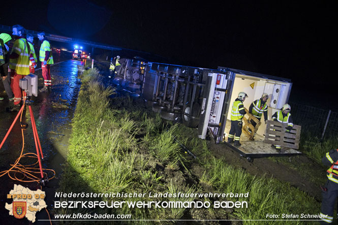 20230502 Lkw Unfall auf der A2 bei Traiskirchen Foto: Stefan Schneider BFKDO BADEN 20230502 Lkw Unfall auf der A2 bei Traiskirchen Foto: Stefan Schneider BFKDO BADEN