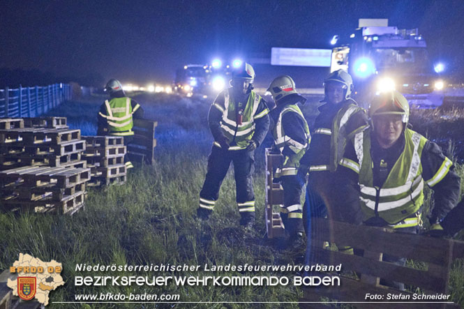 20230502 Lkw Unfall auf der A2 bei Traiskirchen Foto: Stefan Schneider BFKDO BADEN 20230502 Lkw Unfall auf der A2 bei Traiskirchen Foto: Stefan Schneider BFKDO BADEN