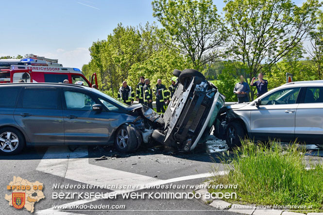20230505 Menschenrettung nach Verkehrsunfall auf der B210 zwischen Ebreichsdorf und Oberwaltersdorf Höhe der A3  Foto: Thomas Lenger Monatsrevue.at