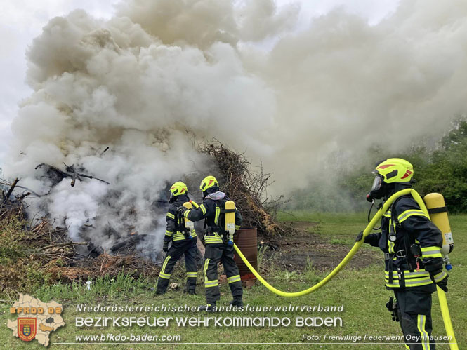 20230513 Brand eines Grünschnitthaufens in Oeynhausen  Foto: Freiwillige Feuerwehr Oeynhausen