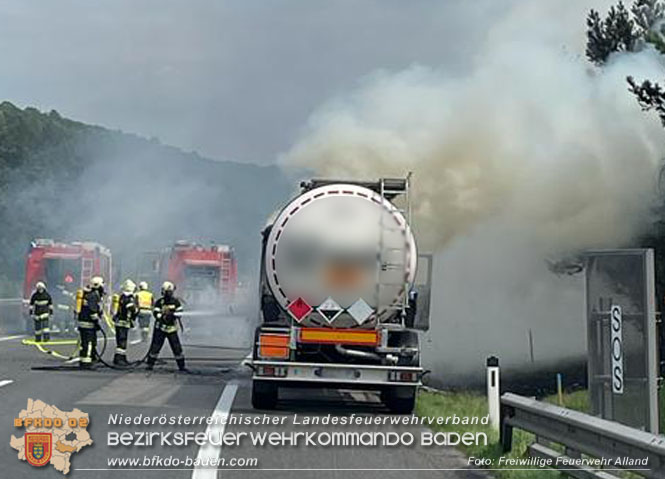 20230710_Brand eines Gefahrgut Lkw auf der A21 Foto: Freiwillige Feuerwehr Alland 20230710_Brand eines Gefahrgut Lkw auf der A21 Foto: Freiwillige Feuerwehr Alland