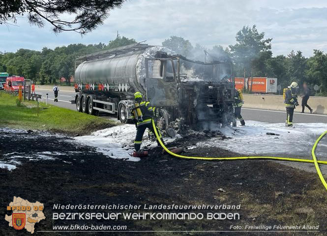 20230710_Brand eines Gefahrgut Lkw auf der A21   Foto: BFKDO BADEN