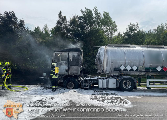 20230710_Brand eines Gefahrgut Lkw auf der A21   Foto: BFKDO BADEN