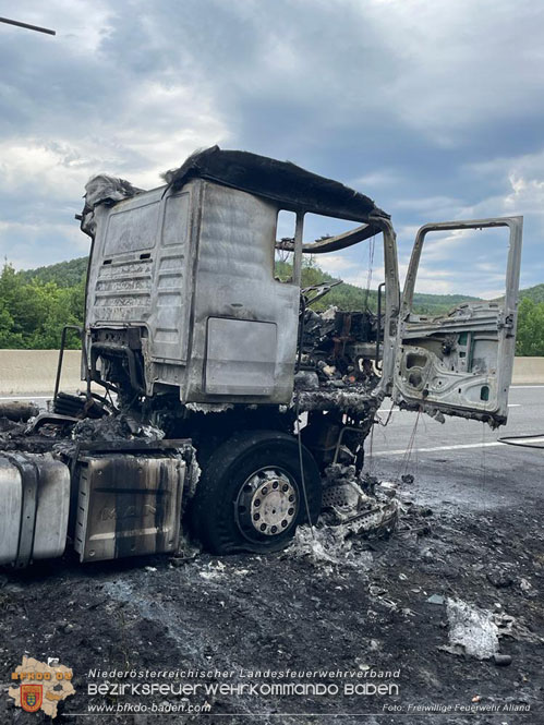 20230710_Brand eines Gefahrgut Lkw auf der A21   Foto: BFKDO BADEN