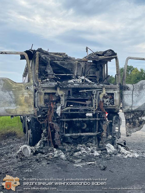 20230710_Brand eines Gefahrgut Lkw auf der A21   Foto: BFKDO BADEN