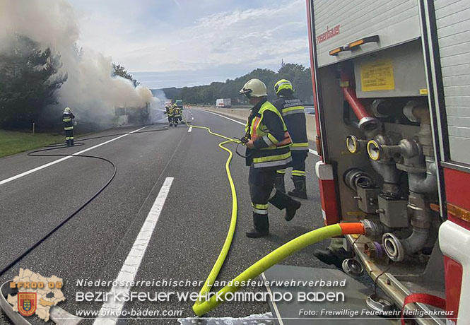 20230710_Brand eines Gefahrgut Lkw auf der A21   Foto: Freiwillige Feuerwehr Heiligenkreuz