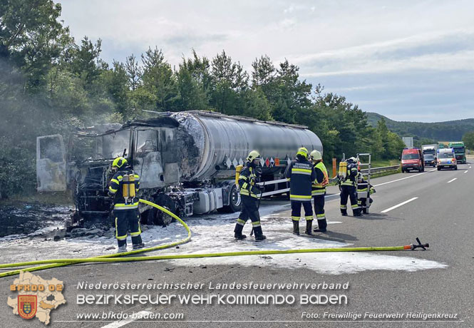20230710_Brand eines Gefahrgut Lkw auf der A21   Foto: Freiwillige Feuerwehr Heiligenkreuz
