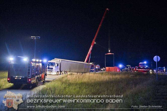 20230822 Schwere LKW Bergung in Bad Vslau  Foto: Stefan Schneider BFKDO BADEN
