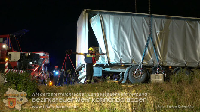 20230822 Schwere LKW Bergung in Bad Vslau  Foto: Stefan Schneider BFKDO BADEN