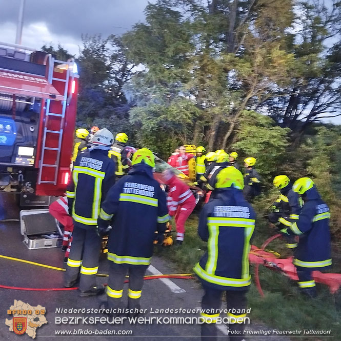 20230830 Verkehrsunfall auf der L157 Tattendorf - Oeynhausen  Foto: Freiwillige Feuerwehr Tattendorf
