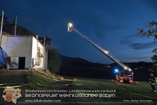 20231007_Grobrand in Heizungsanlage von Hhnerstall in Schwarzensee/Neuhaus  Foto: Stefan Schneider BFK Baden