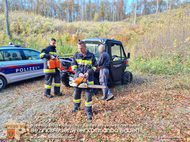 20231106 Schwerer Forstunfall am Hohen Lindkogel Maria Raisenmarkt Foto: Stefan Schneider BFKDO Baden 20231106 Schwerer Forstunfall am Hohen Lindkogel Maria Raisenmarkt Foto: Stefan Schneider BFKDO Baden