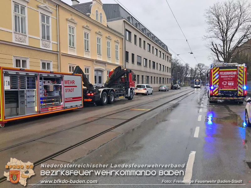 20240106_Gel�stes Blechdach bei Wohnhaus in Baden gesichert  Foto: Freiwillige Feuerwehr Baden-Stadt