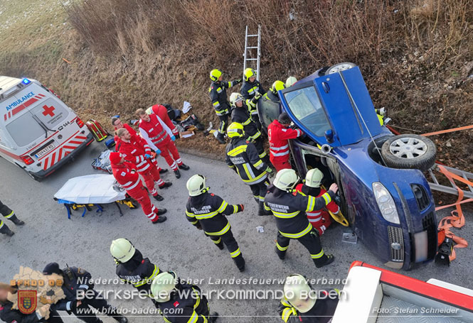 20240117 Herausfordernde Personenrettung nach Verkehrsunfall auf der L4004  Foto: Stefan Schneider BFKDO BADEN