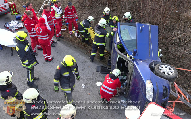 20240117 Herausfordernde Personenrettung nach Verkehrsunfall auf der L4004  Foto: Stefan Schneider BFKDO BADEN