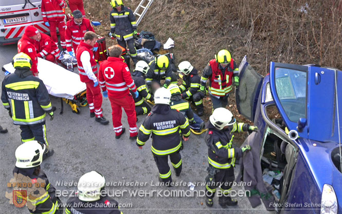 20240117 Herausfordernde Personenrettung nach Verkehrsunfall auf der L4004  Foto: Stefan Schneider BFKDO BADEN