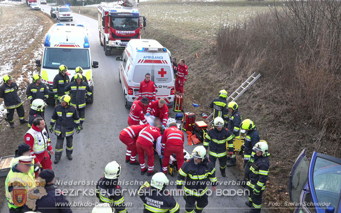 20240117 Herausfordernde Personenrettung nach Verkehrsunfall auf der L4004  Foto: Stefan Schneider BFKDO BADEN