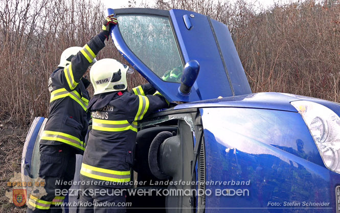 20240117 Herausfordernde Personenrettung nach Verkehrsunfall auf der L4004  Foto: Stefan Schneider BFKDO BADEN