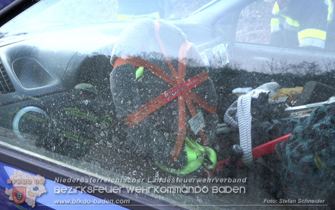 20240117 Herausfordernde Personenrettung nach Verkehrsunfall auf der L4004  Foto: Stefan Schneider BFKDO BADEN