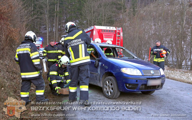 20240117 Herausfordernde Personenrettung nach Verkehrsunfall auf der L4004  Foto: Stefan Schneider BFKDO BADEN