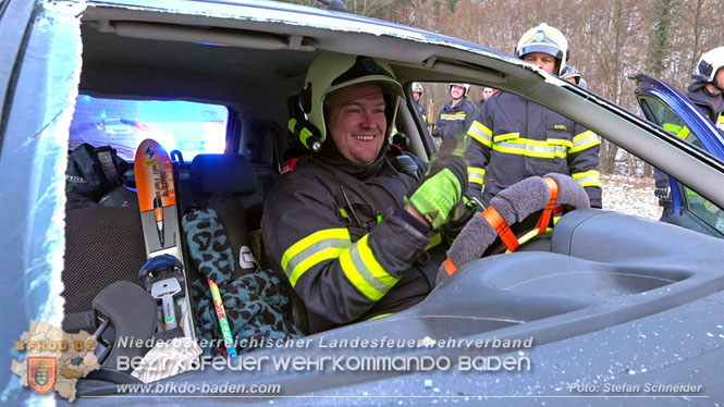 20240117 Herausfordernde Personenrettung nach Verkehrsunfall auf der L4004  Foto: Stefan Schneider BFKDO BADEN