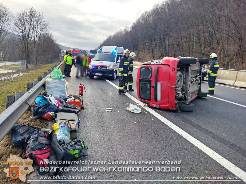20240118 Alarmierte Menschenrettung nach Verkehrsunfall auf der A21  Foto: Freiwillige Feuerwehr Alland