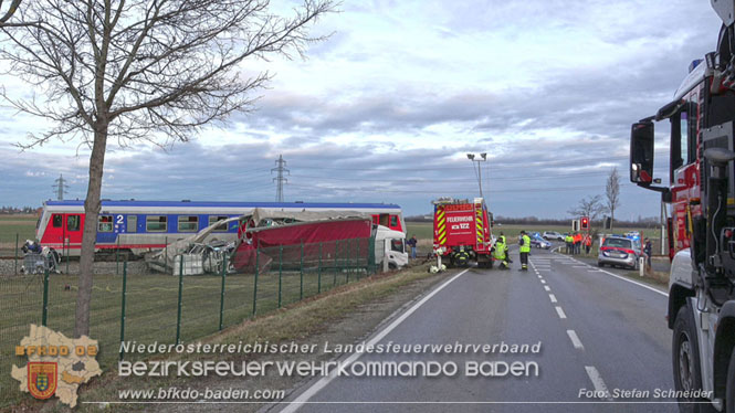 20240208 Sattelzug kollidiert mit Aspangbahn bei Traiskirchen   Foto: Stefan Schneider BFKDO BADEN