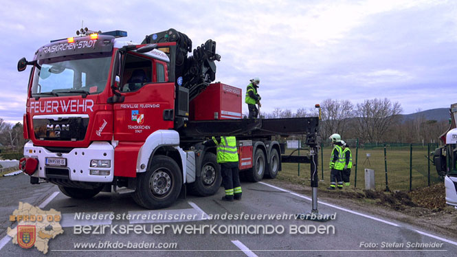 20240208 Sattelzug kollidiert mit Aspangbahn bei Traiskirchen   Foto: Stefan Schneider BFKDO BADEN