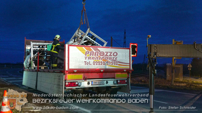 20240208 Sattelzug kollidiert mit Aspangbahn bei Traiskirchen   Foto: Stefan Schneider BFKDO BADEN