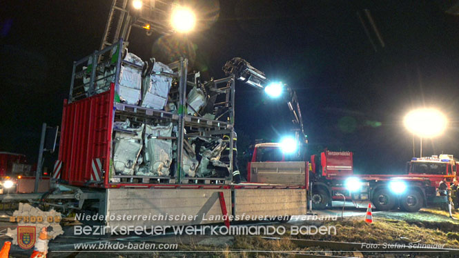 20240208 Sattelzug kollidiert mit Aspangbahn bei Traiskirchen   Foto: Stefan Schneider BFKDO BADEN