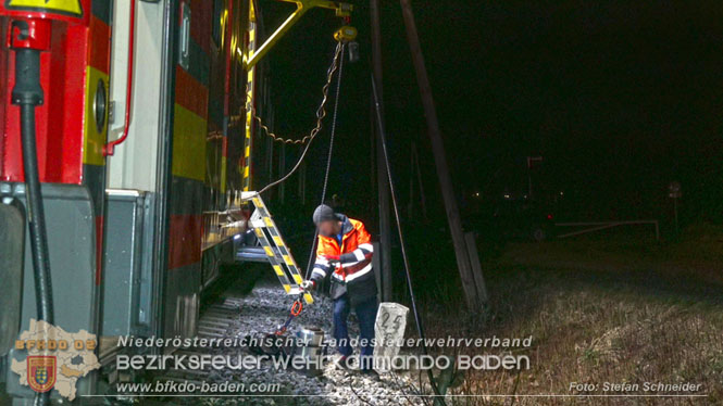 20240208 Sattelzug kollidiert mit Aspangbahn bei Traiskirchen   Foto: Stefan Schneider BFKDO BADEN