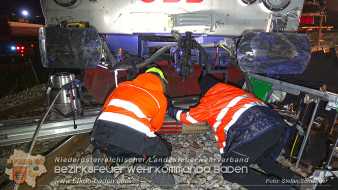 20240208 Sattelzug kollidiert mit Aspangbahn bei Traiskirchen   Foto: Stefan Schneider BFKDO BADEN