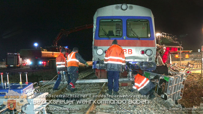 20240208 Sattelzug kollidiert mit Aspangbahn bei Traiskirchen   Foto: Stefan Schneider BFKDO BADEN
